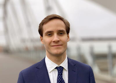 Fredrik von Plomgren - Investment Analyst Fredrik von Plomgren