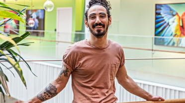 Bild på Farhad Johari.